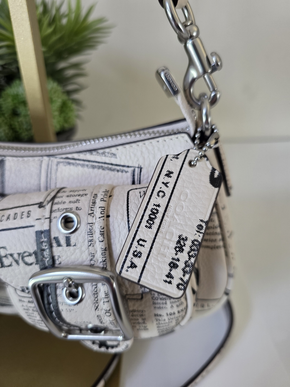 Coach Ashton Shoulder Crossbody Bag Newsprint NWT white Black Leather - Picture 4 of 14
